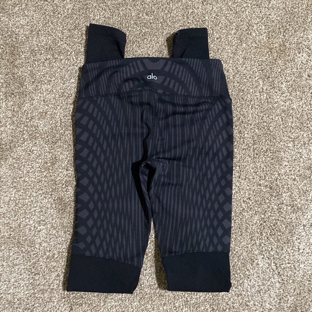 Alo Black Arches Goddess Ribbed Leggings - Picture 5 of 9